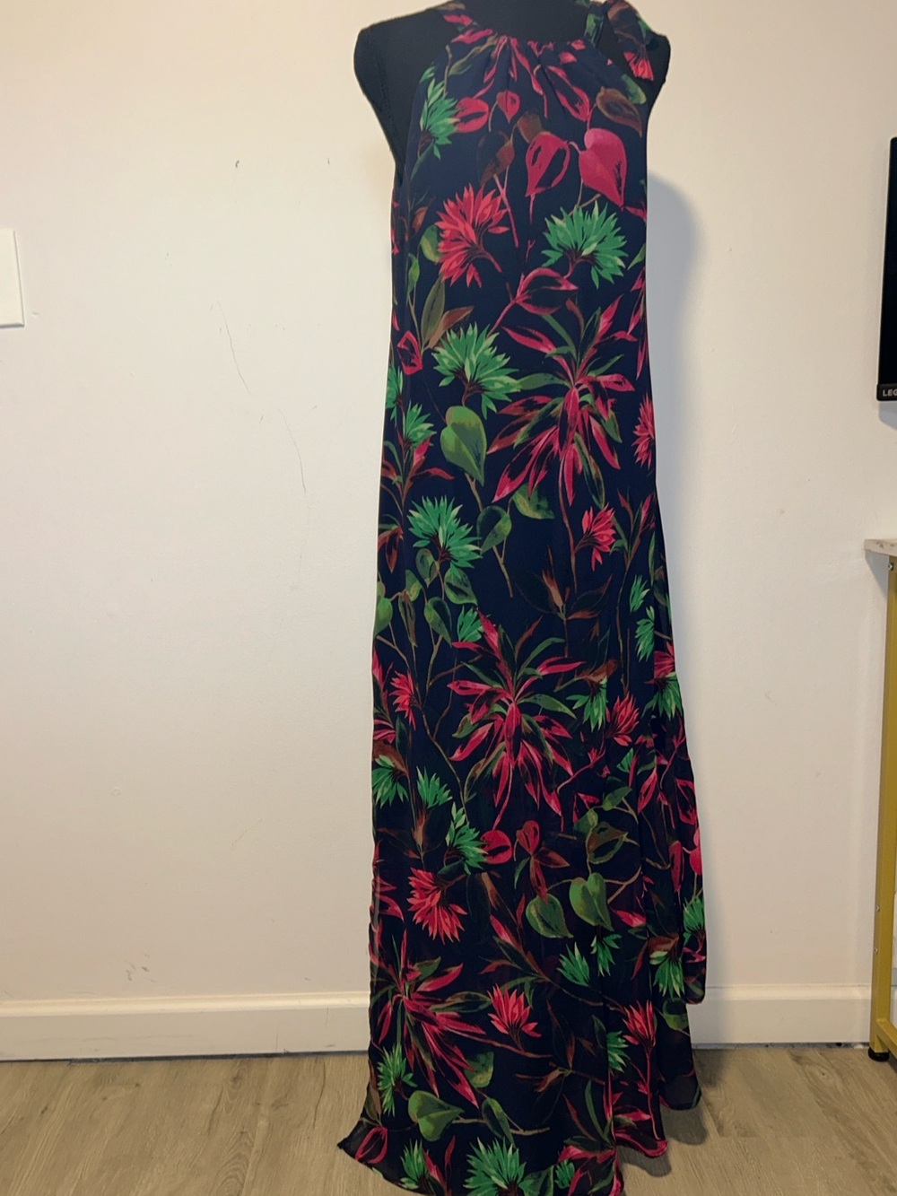 NWT Just Taylor Tropical Floral Maxi Dress Size 6 Navy Sleeveless